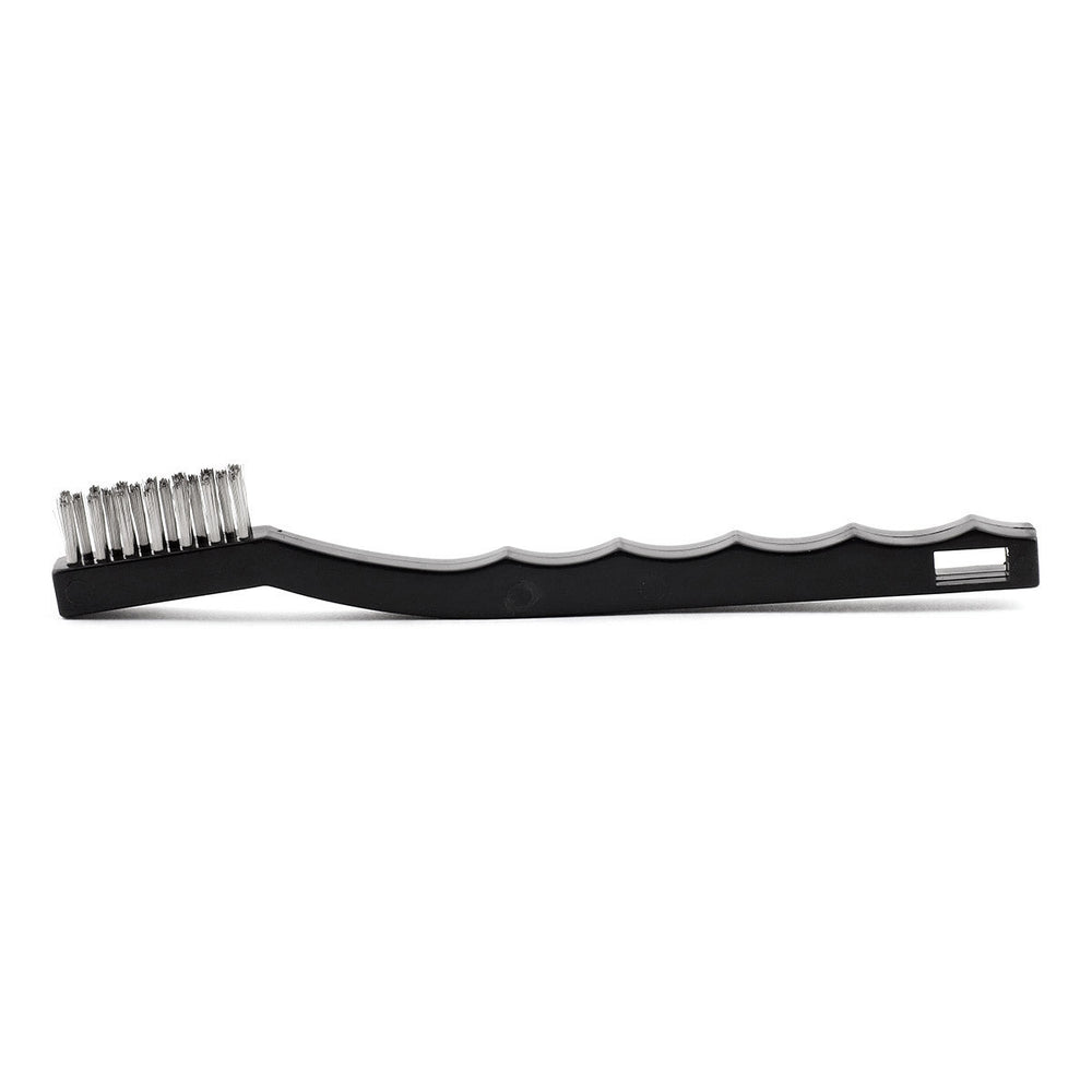 Surgical instrument cleaning brush